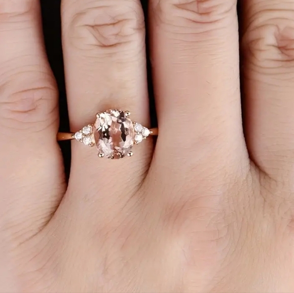 Beautiful Rose Gold Ring - Picture 4 of 4